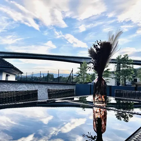 Le Terracotta Cocon Moderne A 2 Pas De La Gare Ligne Directe Geneve-lyon-paris * Bellegarde-sur-Valserine